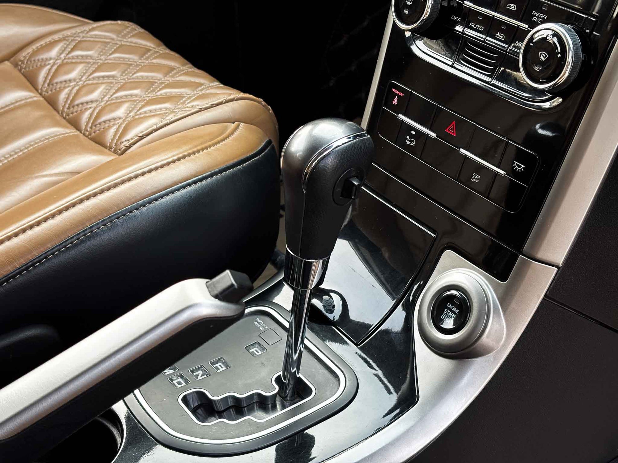 2019 Mahindra XUV 500 W11 AT