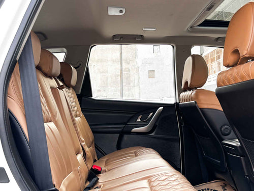2019 Mahindra XUV 500 W11 AT