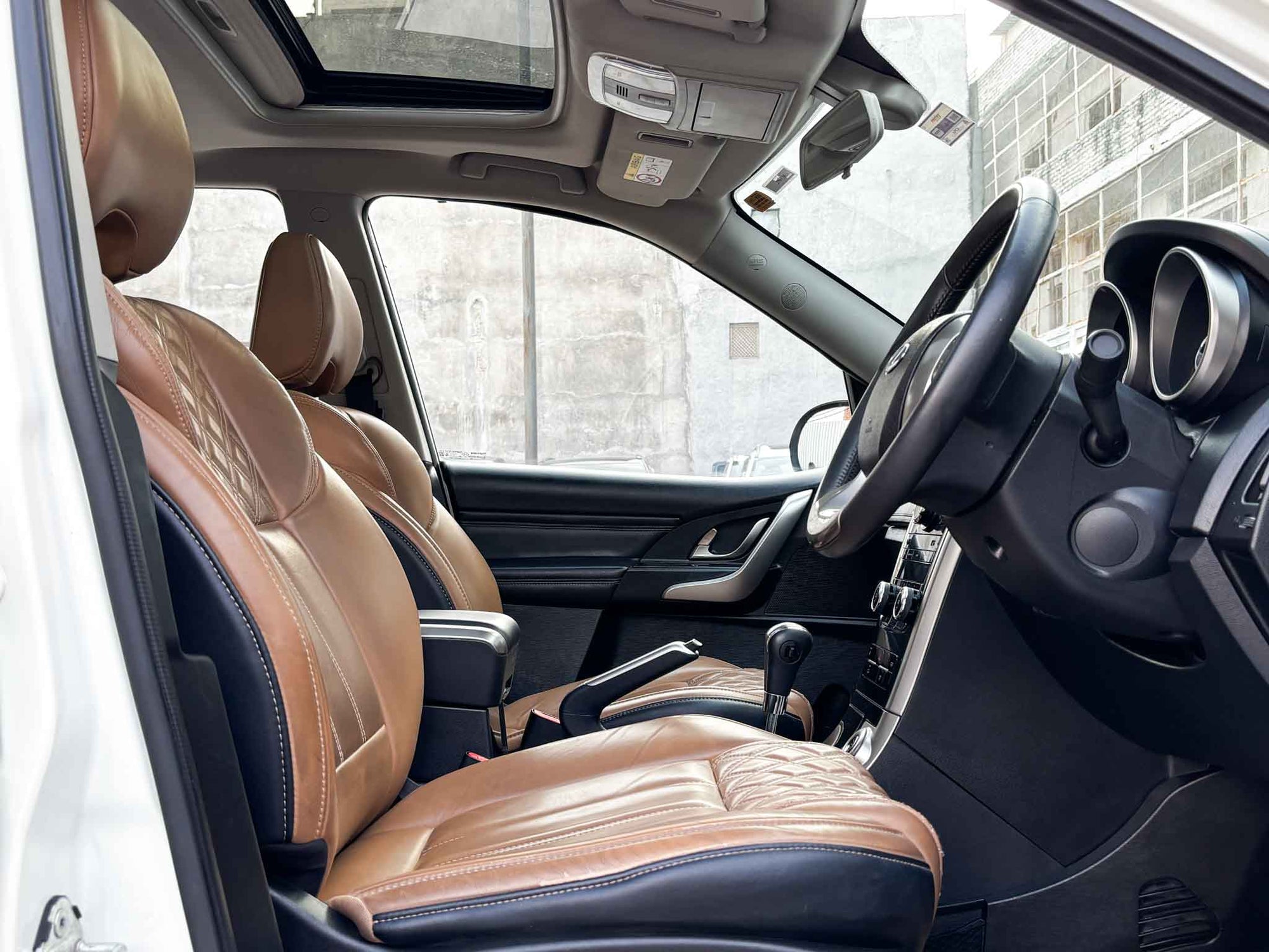 2019 Mahindra XUV 500 W11 AT