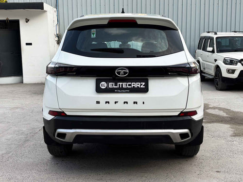 2023 Tata Safari XT Plus
