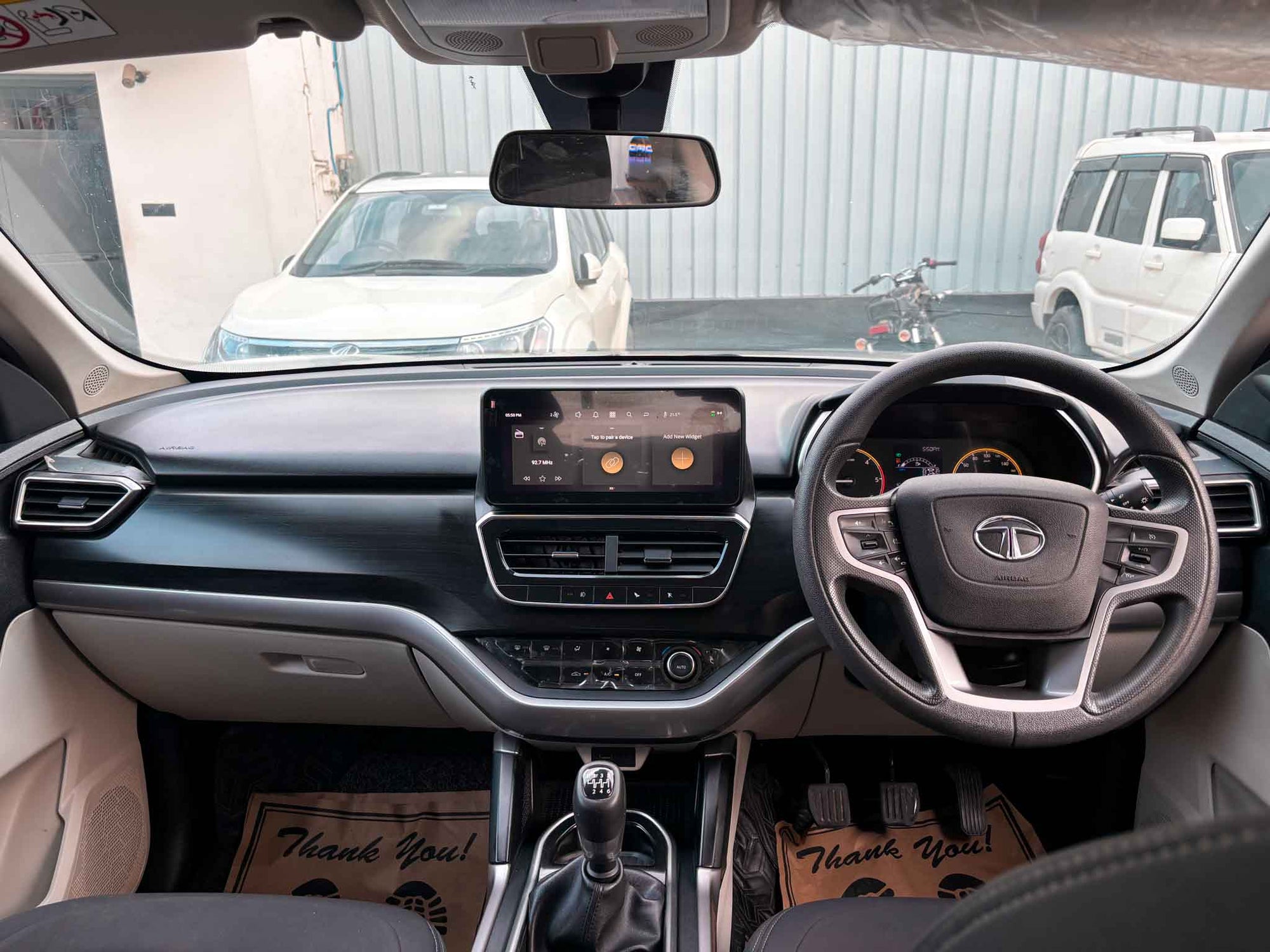 2023 Tata Safari XT Plus