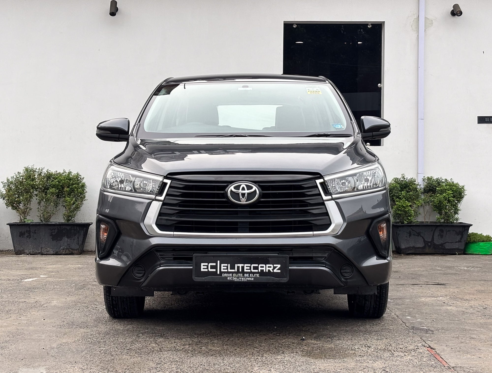 Toyota Innova Crysta 2.7 G AT