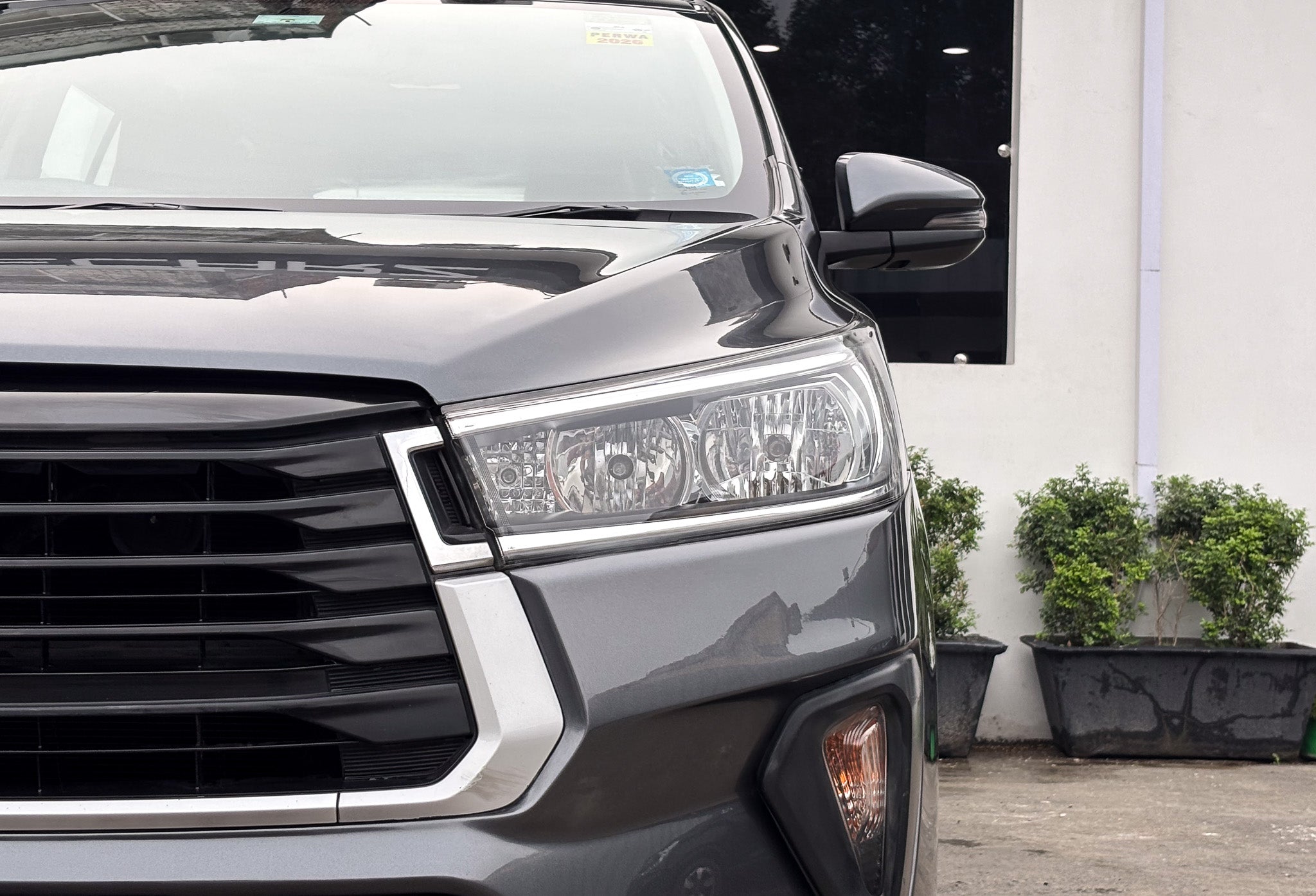 Toyota Innova Crysta 2.7 G AT