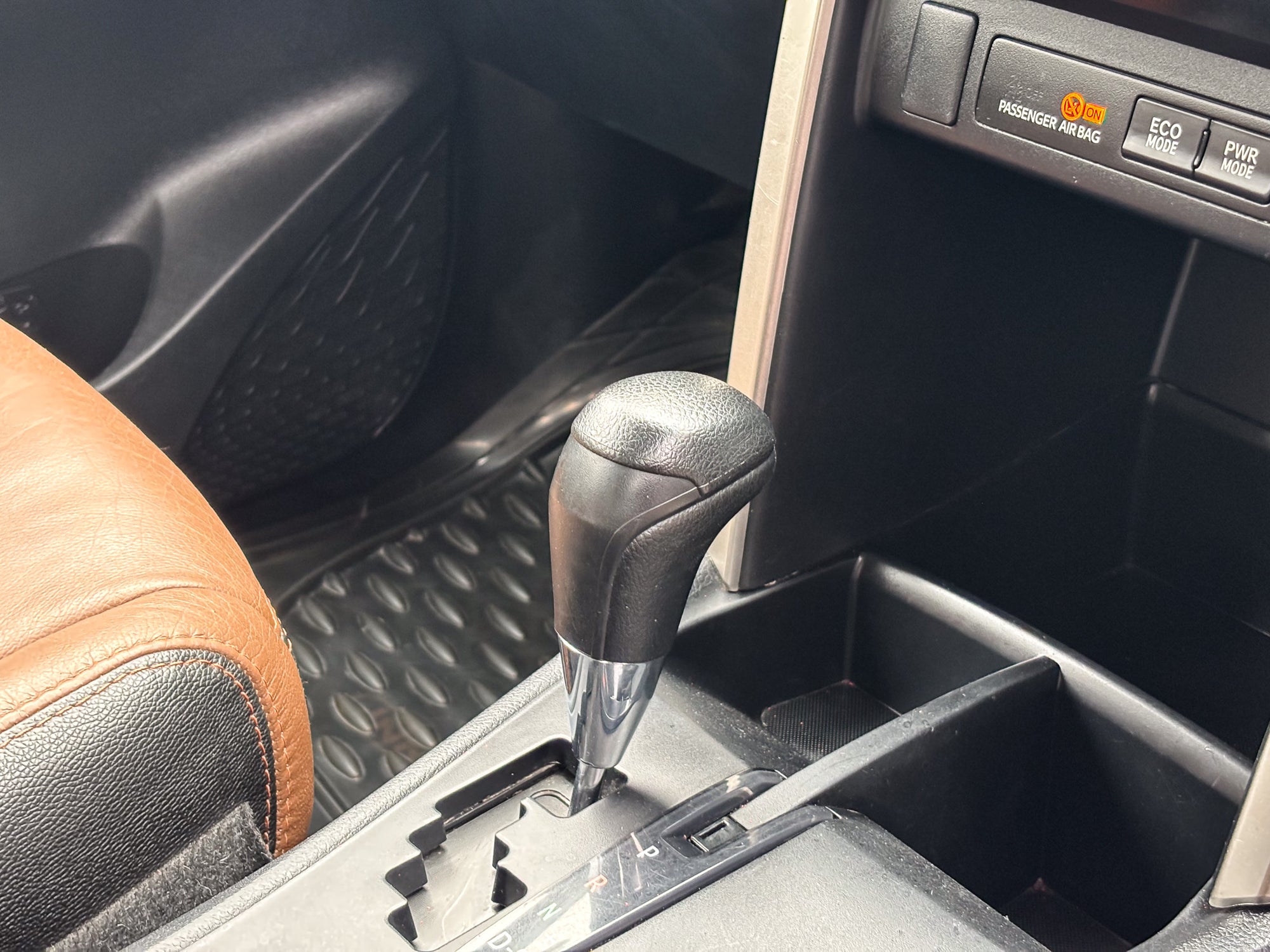 Toyota Innova Crysta 2.7 G AT