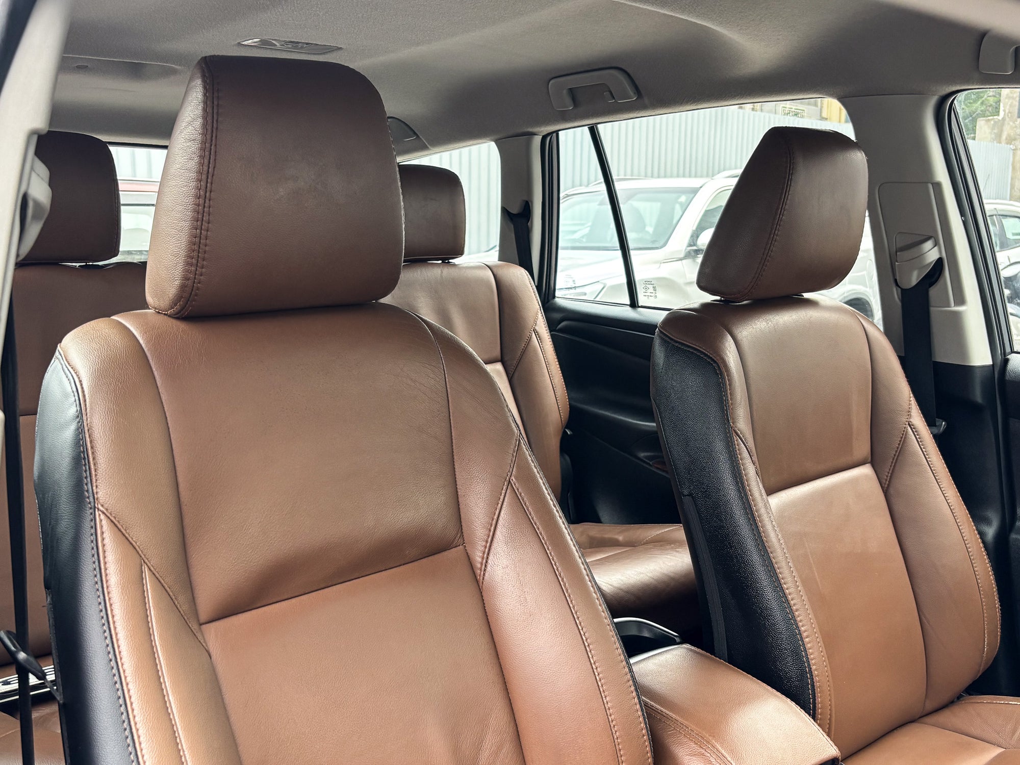 Toyota Innova Crysta 2.7 G AT