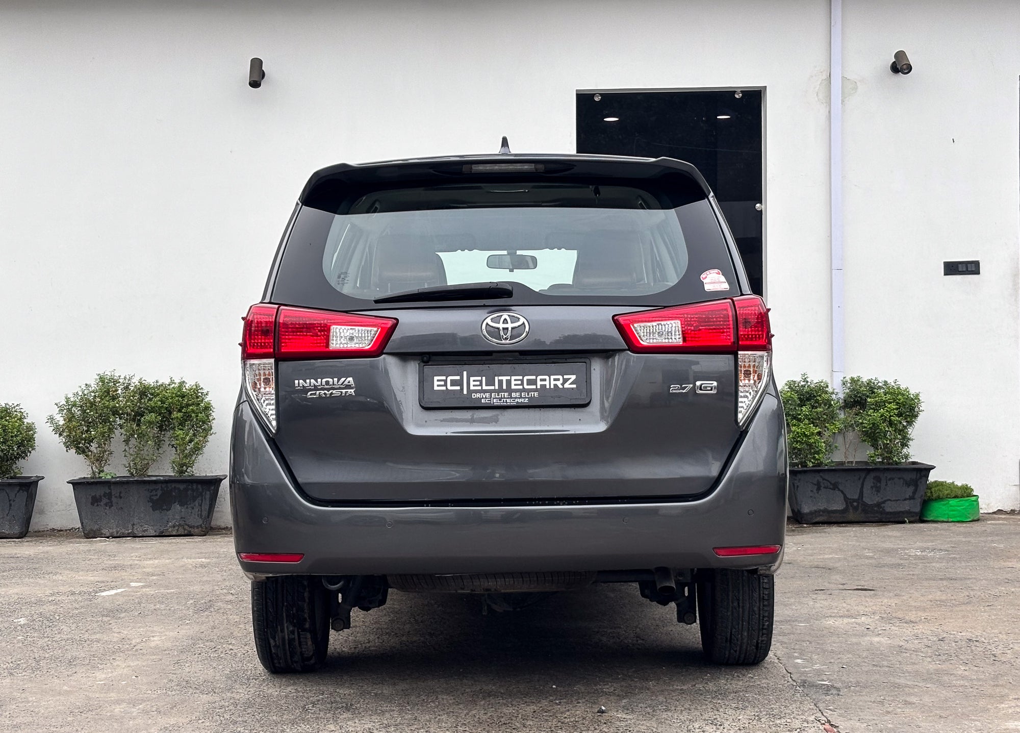 Toyota Innova Crysta 2.7 G AT
