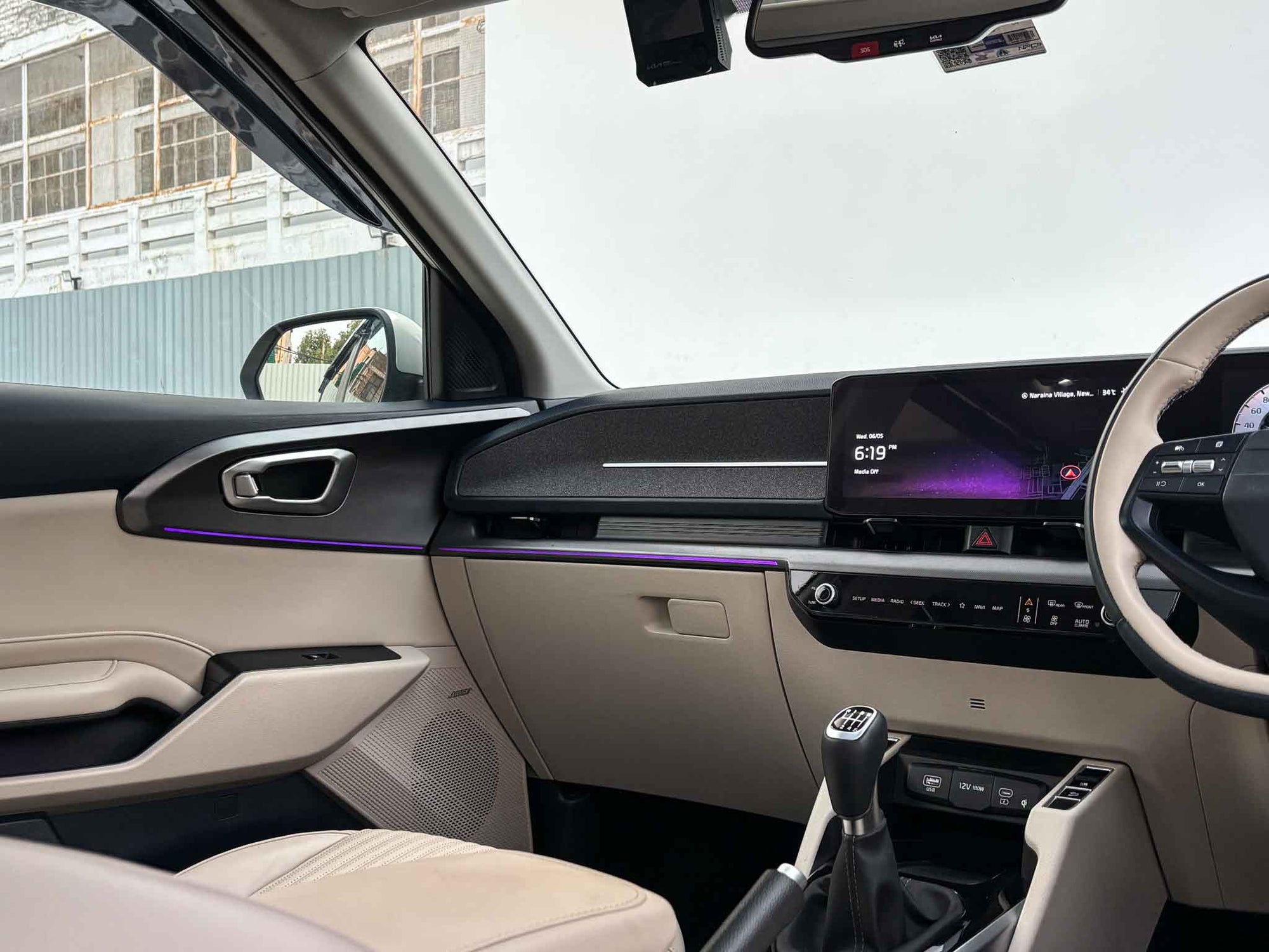 Kia Carens Clavis HTX Plus  7 MT