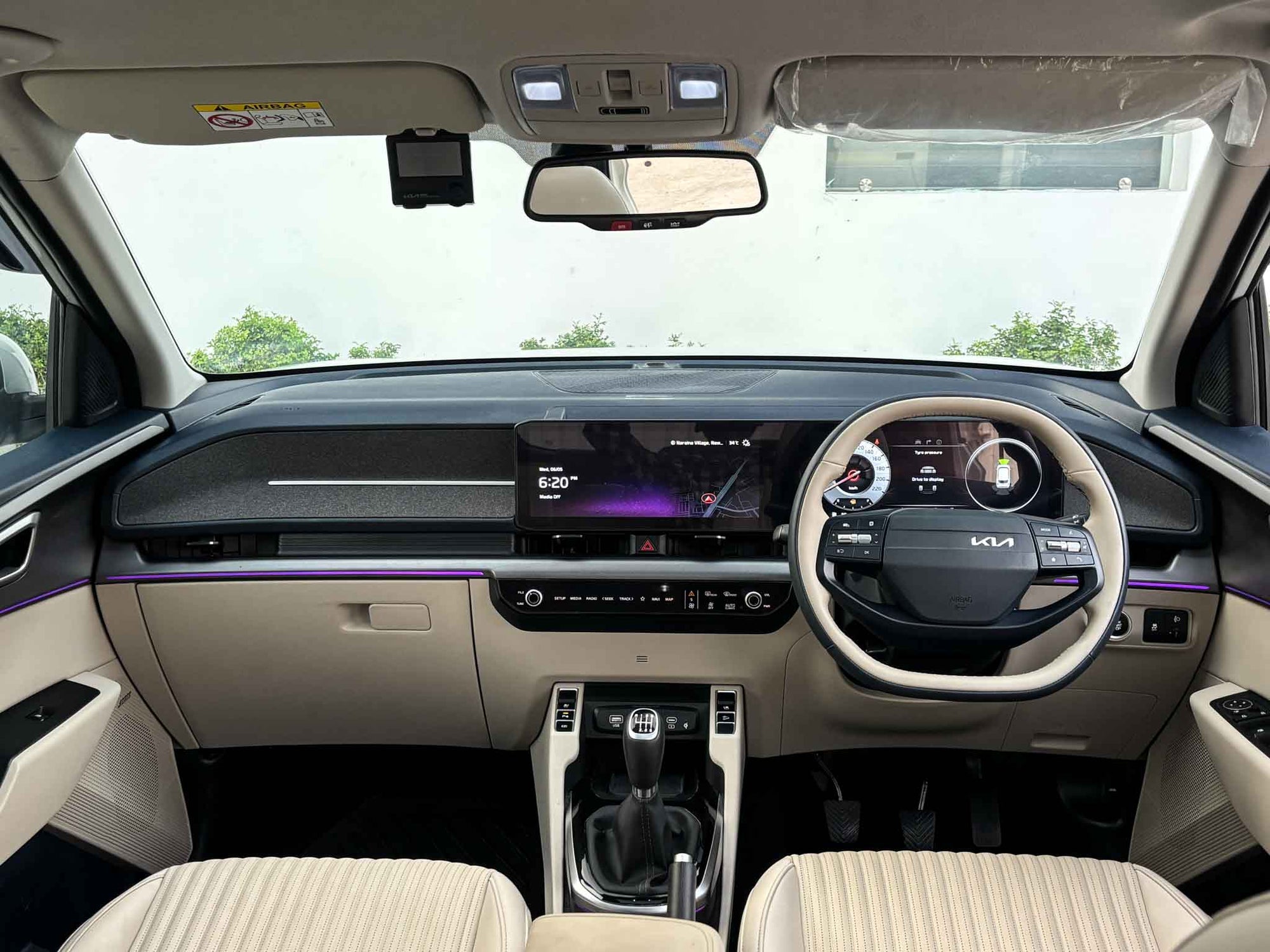 Kia Carens Clavis HTX Plus  7 MT