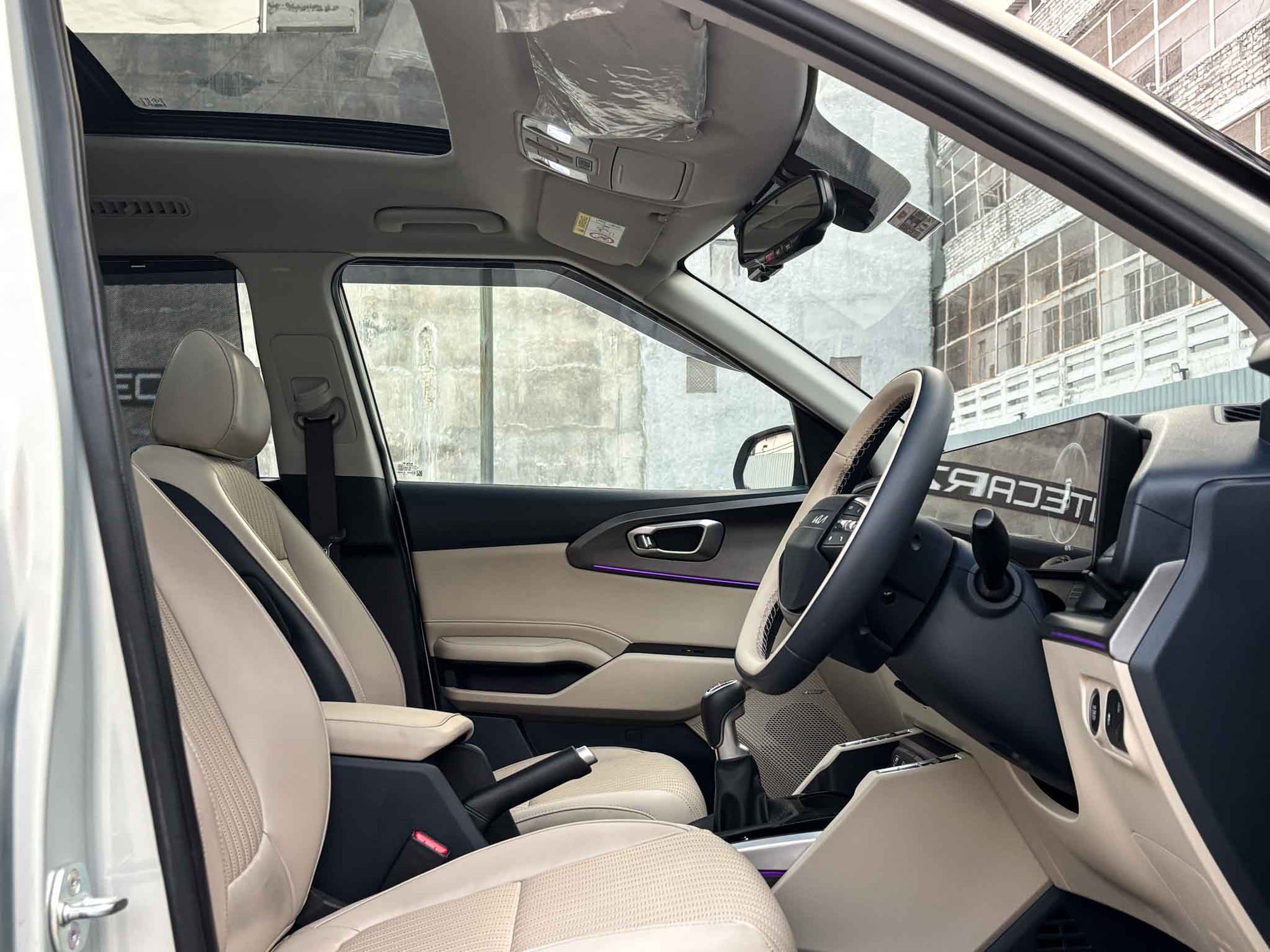 Kia Carens Clavis HTX Plus  7 MT