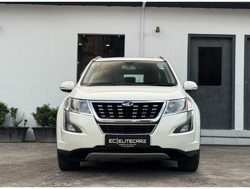 2020 Mahindra XUV500 W11 AT